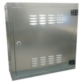 ARMARIO DE CHAPA GALVANIZADA 1350 (ALT) X 1400 (ANC) X 500 (FON) CON VENTILACIONES Y CIERRE TRIANG.