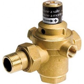 Valvula de llenado automatico Giacomini 1/2"macho-hembra  R150B