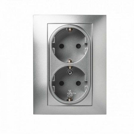 Base enchufe doble schuko empotrar aluminio plata VOLTIMERC 10A 250VAC