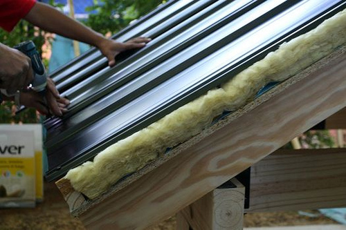 ¿Tu casa pierde calor? No es necesario invertir más en calefacción sino en revisar el aislamiento desde los suelos hasta las cubiertas, para así estar siempre a una temperatura agradable, sin derrochar energía.